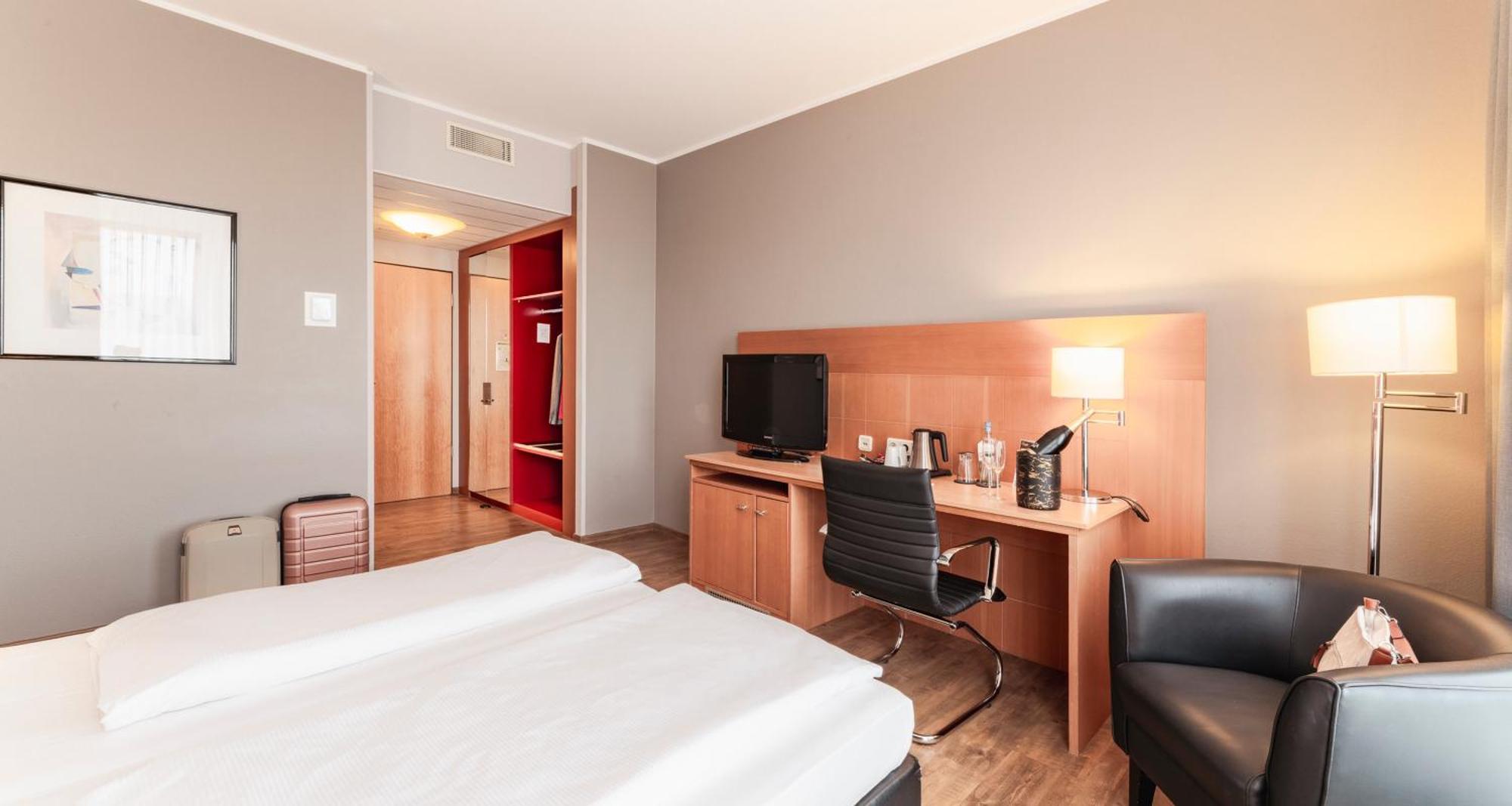 PLAZA Premium Köln Hotel Kültér fotó