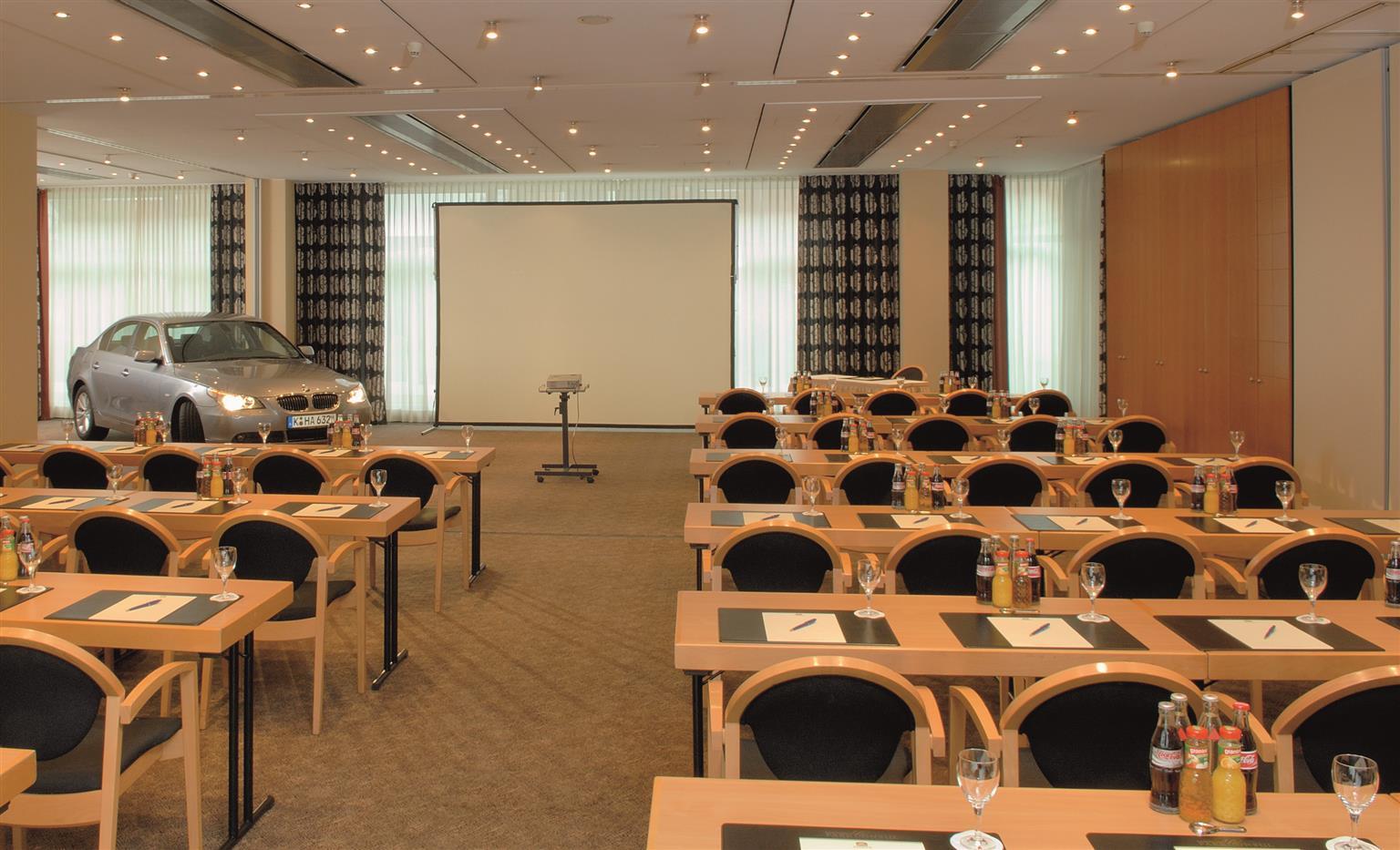 PLAZA Premium Köln Hotel Üzleti fotó